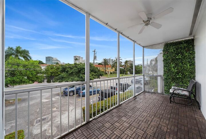 Property Photo:  2858 Pine Tree Dr 5  FL 33140 