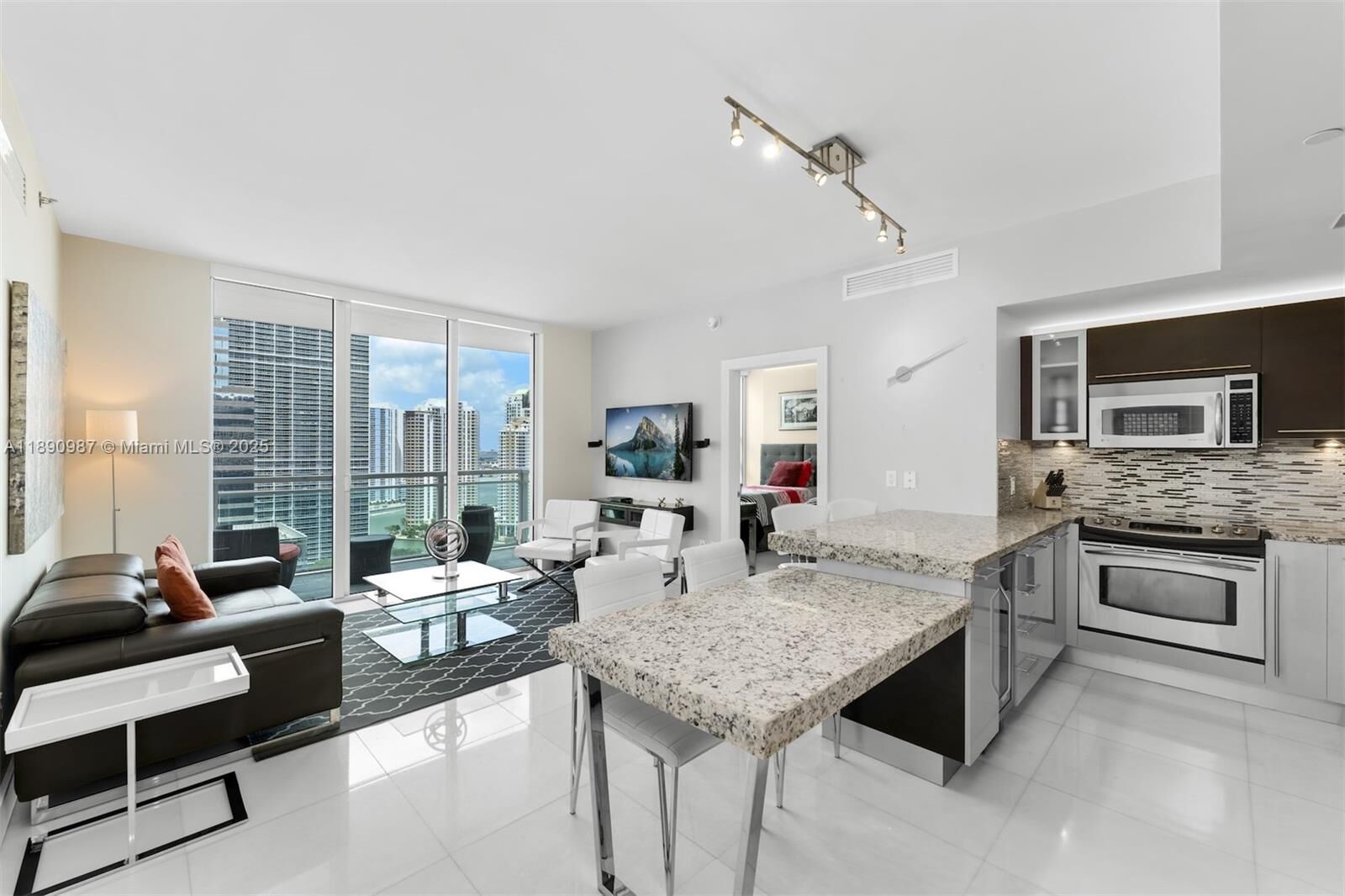 Property Photo:  950 Brickell Bay Dr 2606  FL 33131 