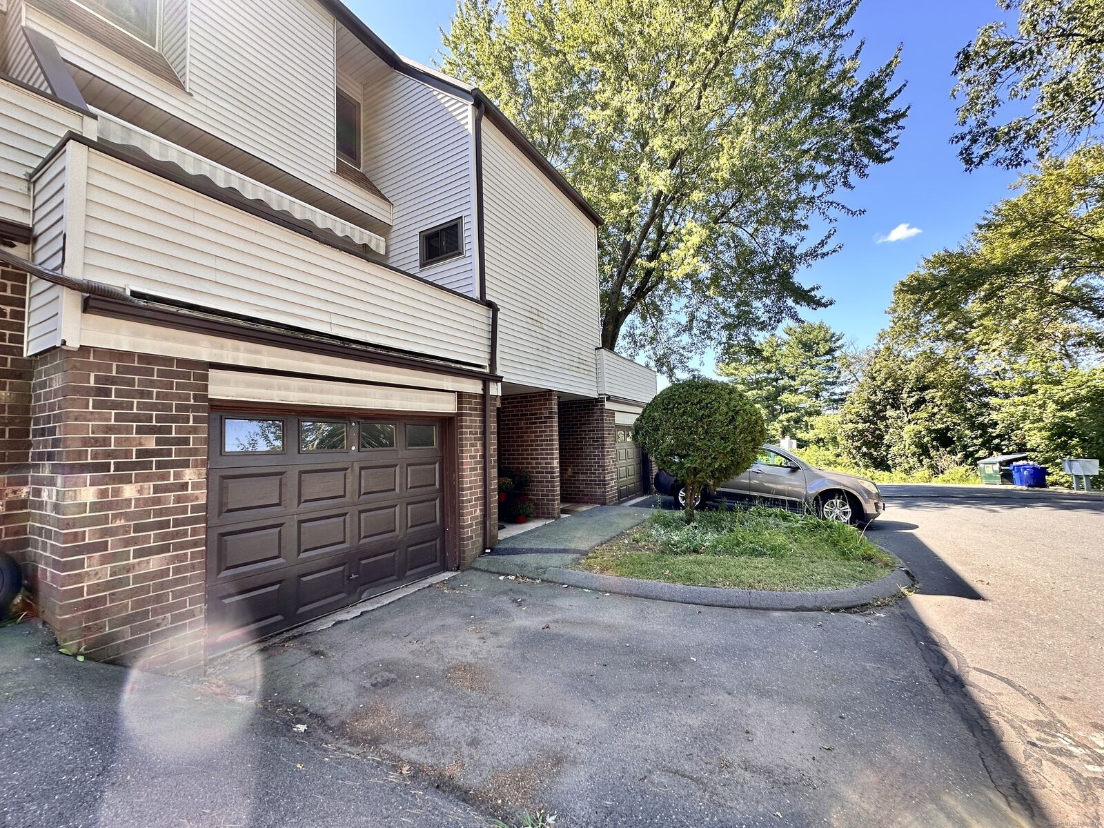 Property Photo:  285 Queen Street 4B  CT 06489 