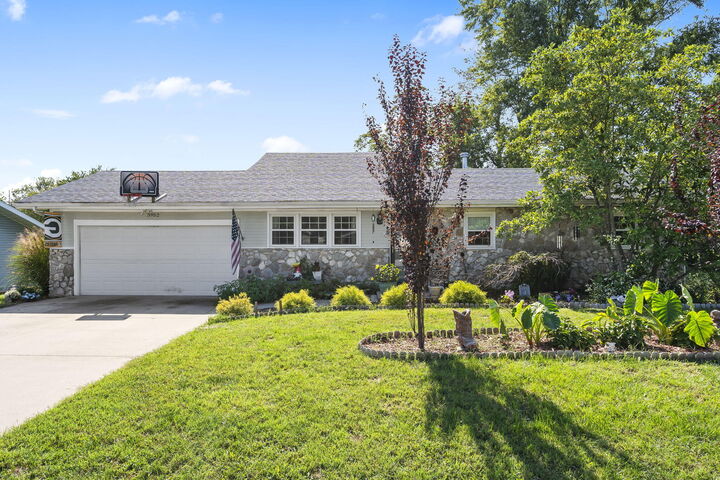 3952 W Collings Street  Springfield MO 65803 photo
