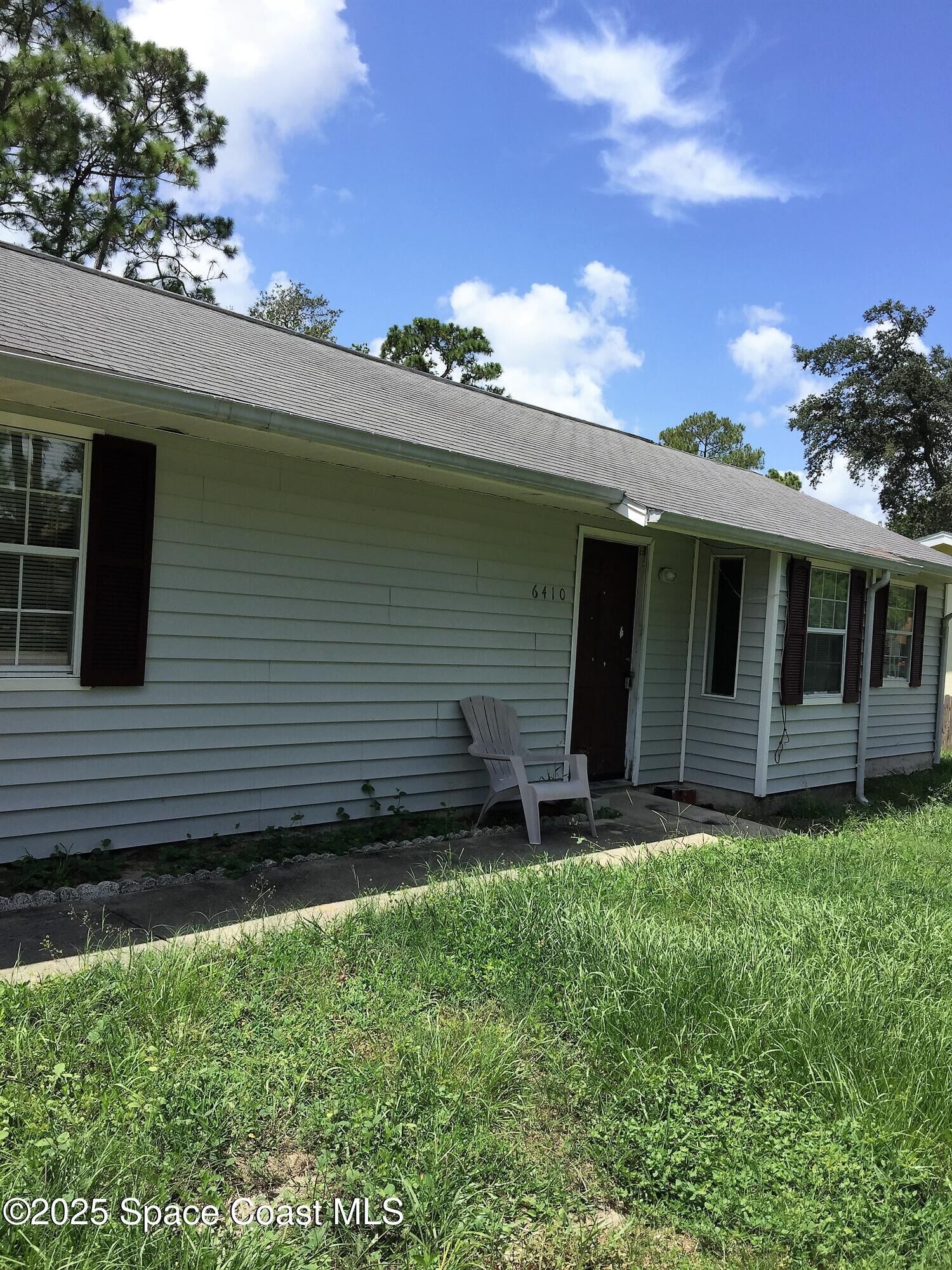 Property Photo:  6410 Lookout Drive  FL 32927 