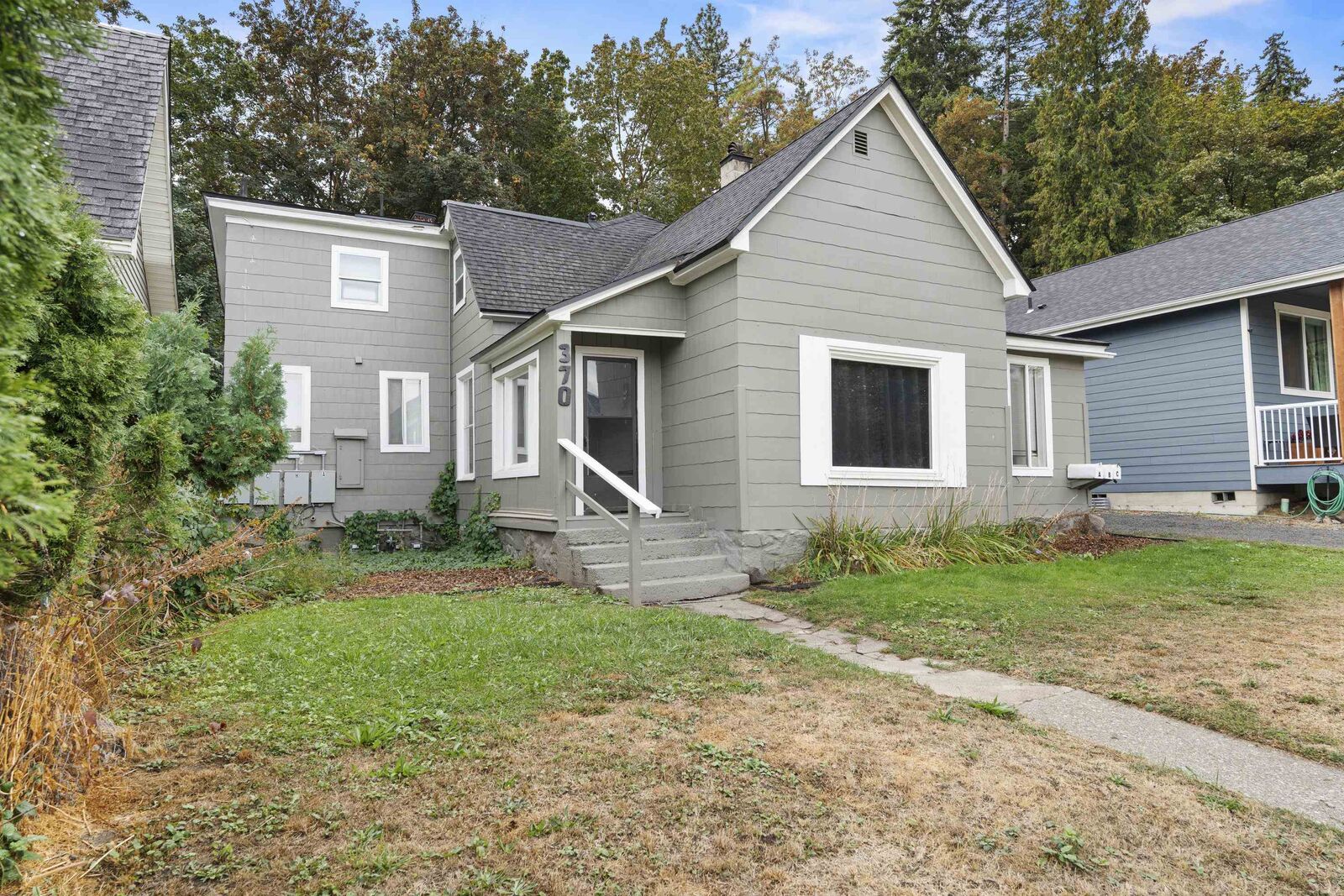 Property Photo:  370 E 8th Ave  WA 99202 