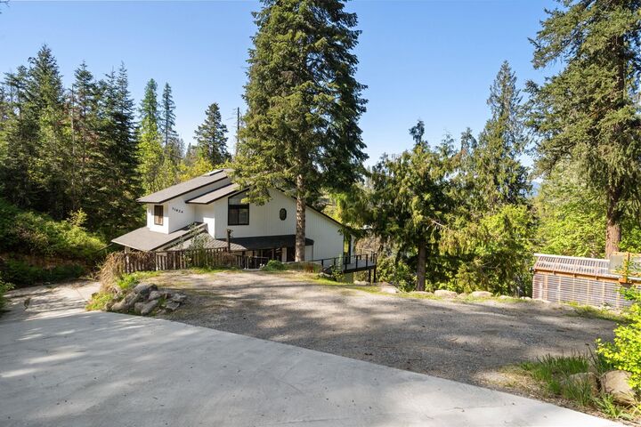 Property Photo:  11624 N West Newman Lake Rd  WA 99025 