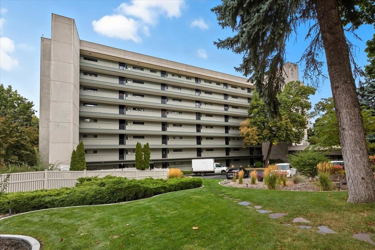 Property Photo: 700 W 7th Ave 806 WA 99204