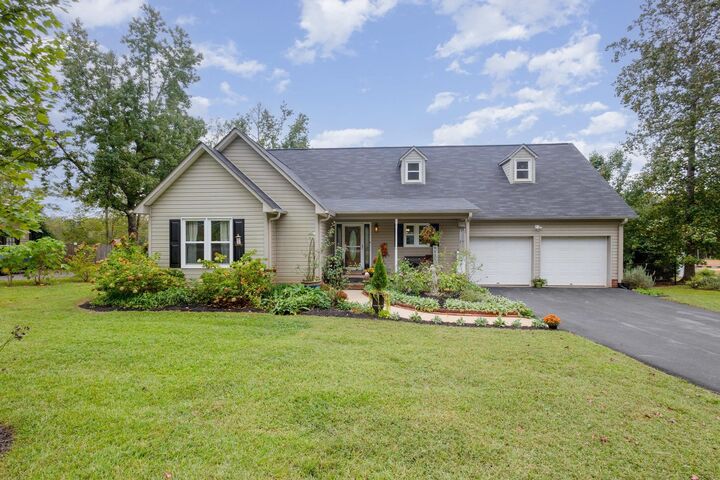 Property Photo:  302 Sundance Way  SC 29302 
