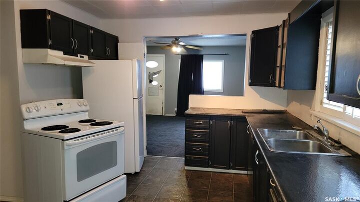 Property Photo: 4906 52nd Street SK S0L 2C0