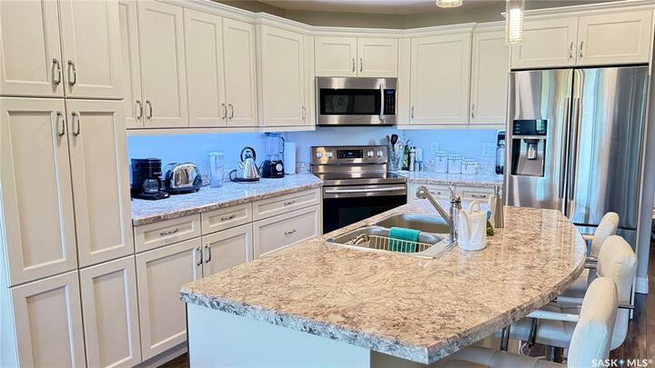 Property Photo: 1600 1st Street E 202 SK S6V 1G7
