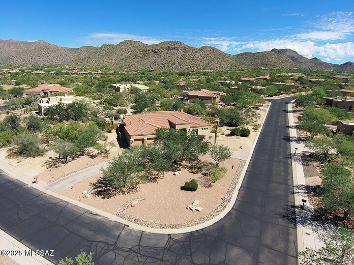 Property Photo:  13924 N Dog Leg Lane  AZ 85658 