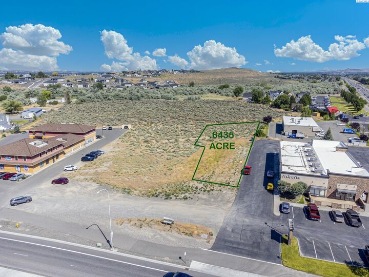Property Photo: 1000 Nka Queensgate WA 99352