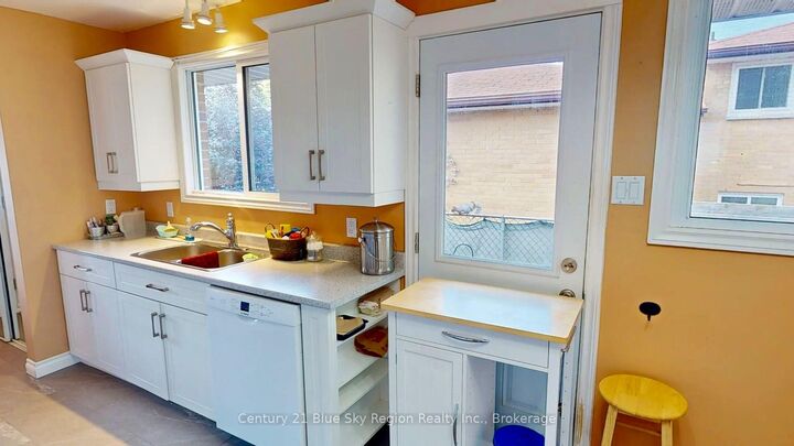 Property Photo:  16 Herman Crescent  ON P1A 2R5 