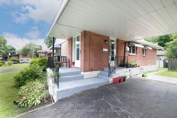 Photo de la propriété: 12 Northwood Crescent Bsmt ON K8N 1X5