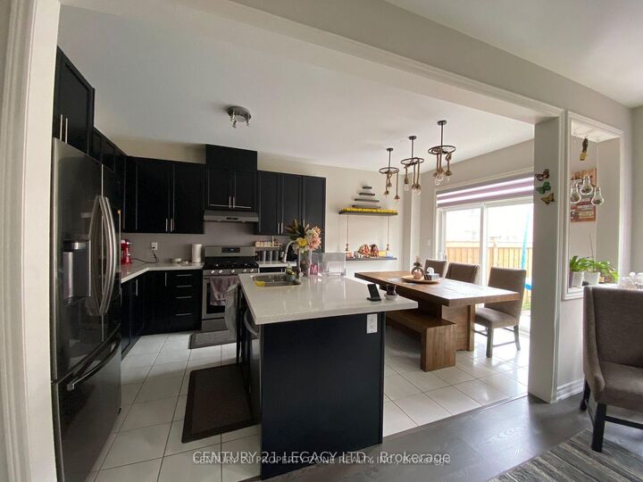 Photo de la propriété: 23 Taurus Road ON L7A 0C4