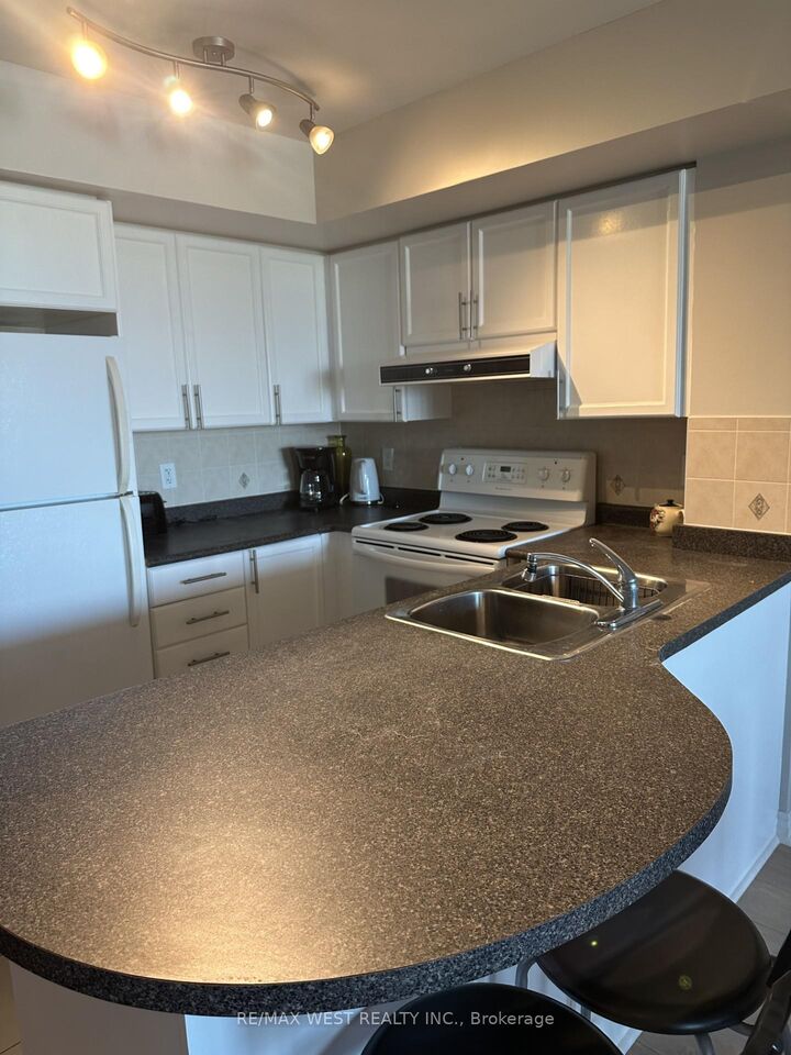 Property Photo:  17 Barberry Place 2015  ON M2K 3E2