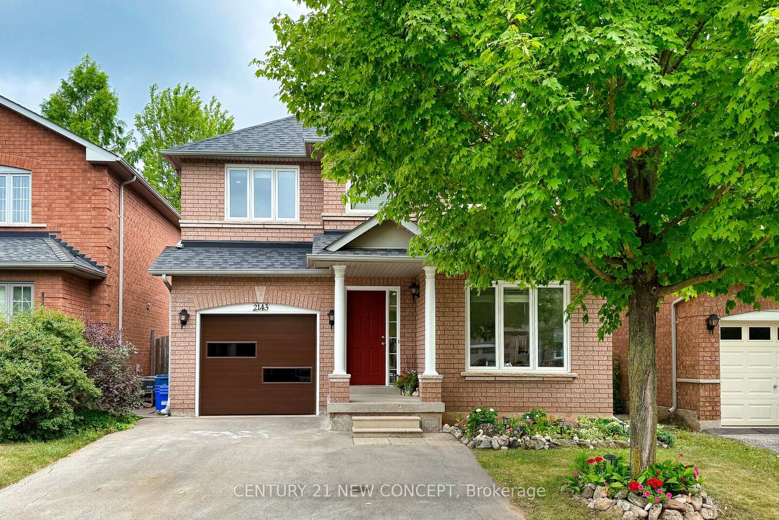 Photo de la propriété: 2143 Stillmeadow Road ON L6M 3T4