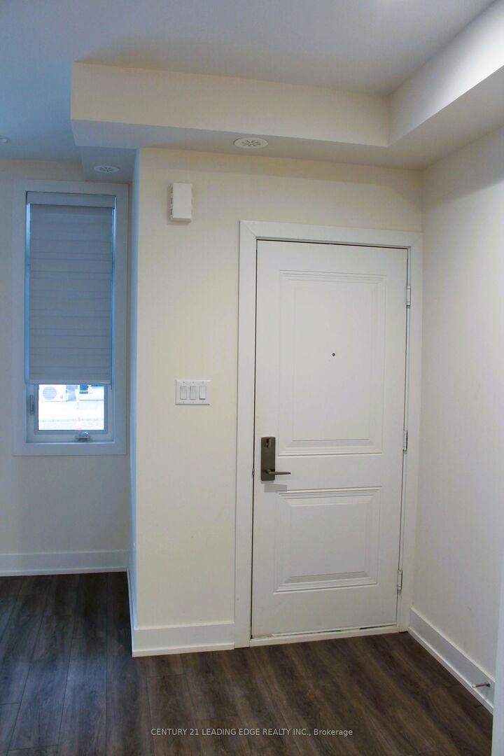Property Photo: 8 Sayers Lane 15 ON L4E 1J4