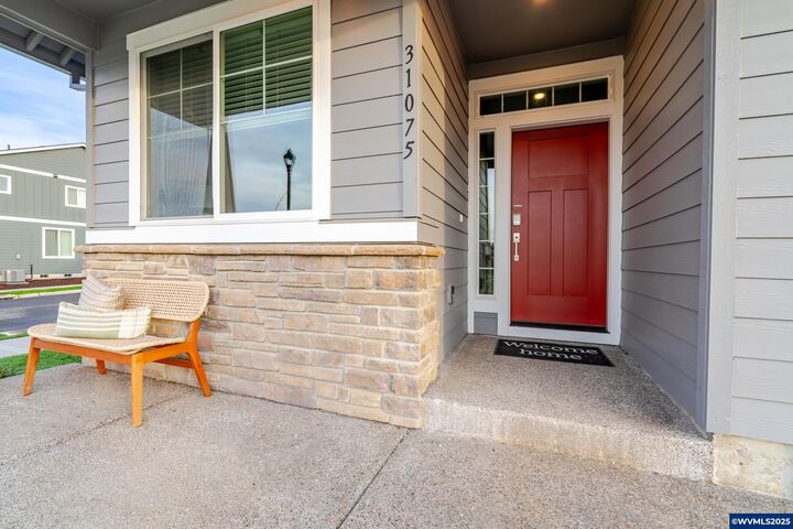 Property Photo: 31075 NW Yorkshire St OR 97133