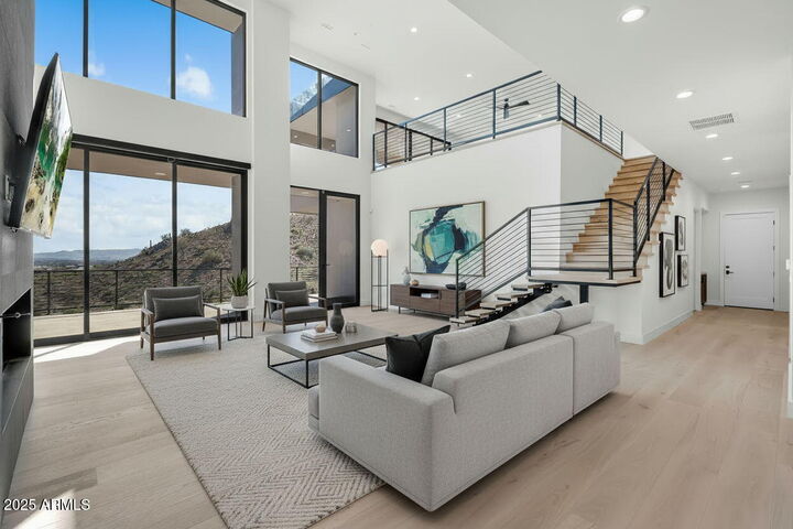 Property Photo: 6975 N 39th Place AZ 85253