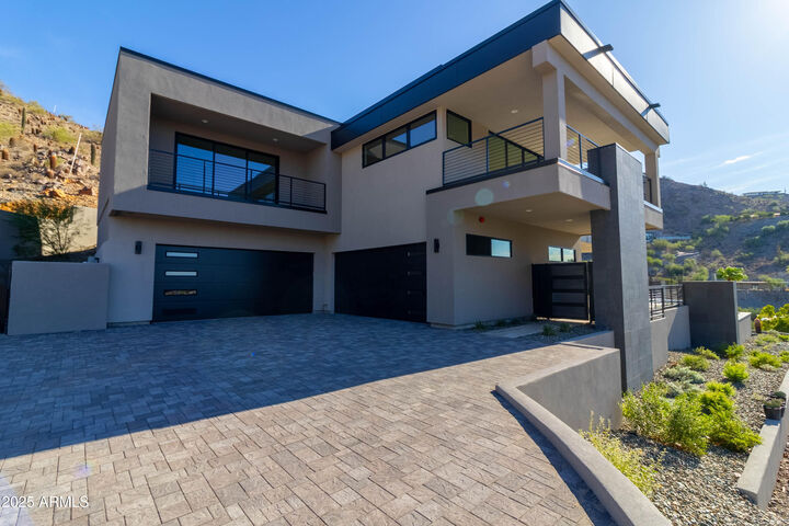 Property Photo: 6975 N 39th Place AZ 85253
