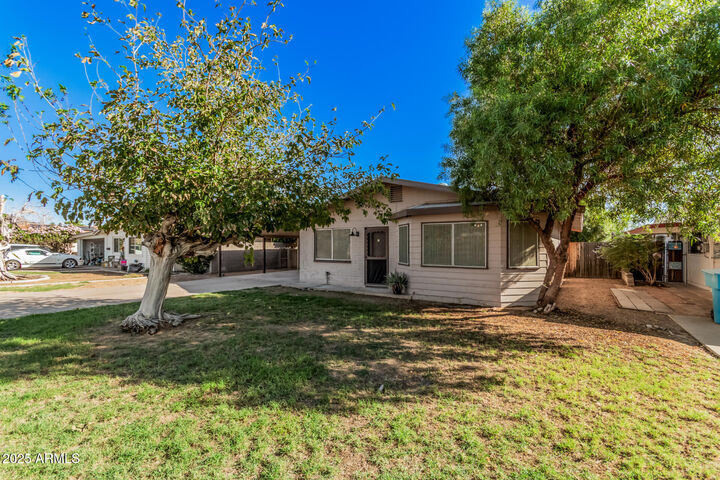 Property Photo: 2409 W Cortez Avenue AZ 85029