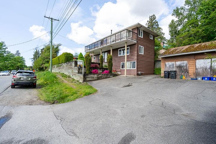 Photo de la propriété: 4871 Marine Drive BC V5J 3G5