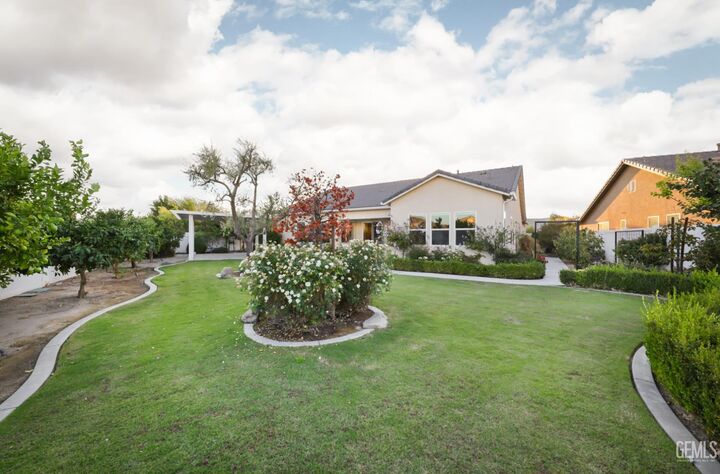 Property Photo:  2228 Swanfield Way  CA 93311