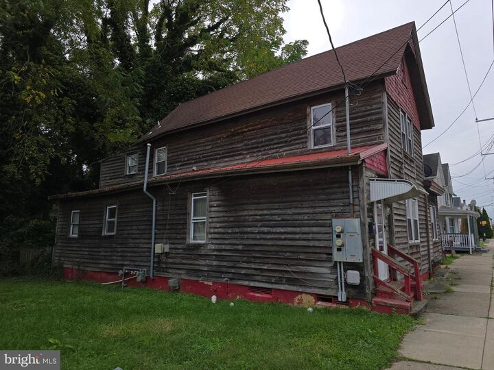 Property Photo: 214 W Division Street DE 19904