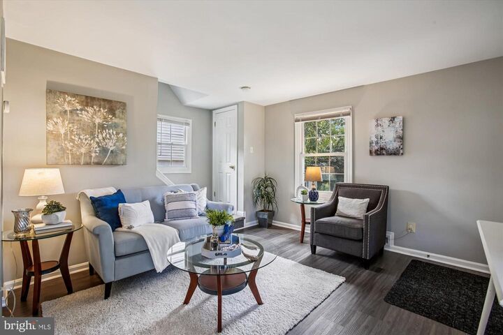 Property Photo: 965 N Kentucky Street VA 22205