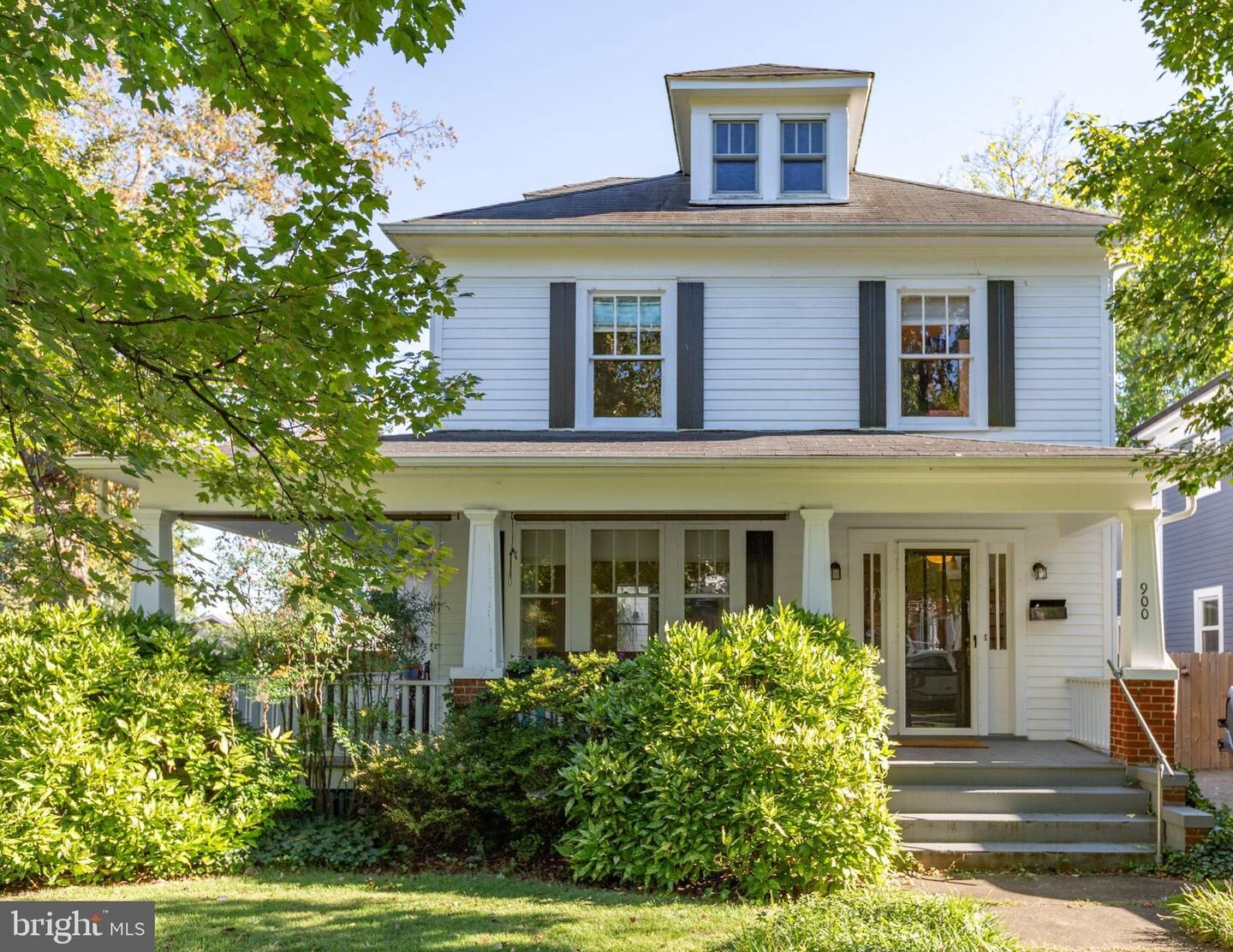 Property Photo: 900 Wolfe Street VA 22401