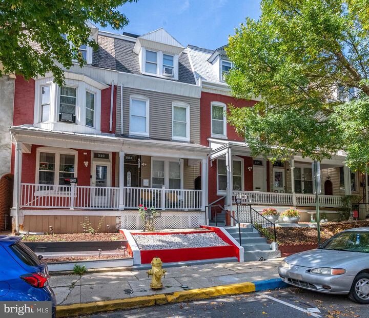 Property Photo:  922 Pear Street  PA 19601 