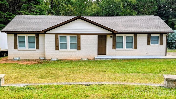 Property Photo:  3220 Jonesberry Road  NC 28105 