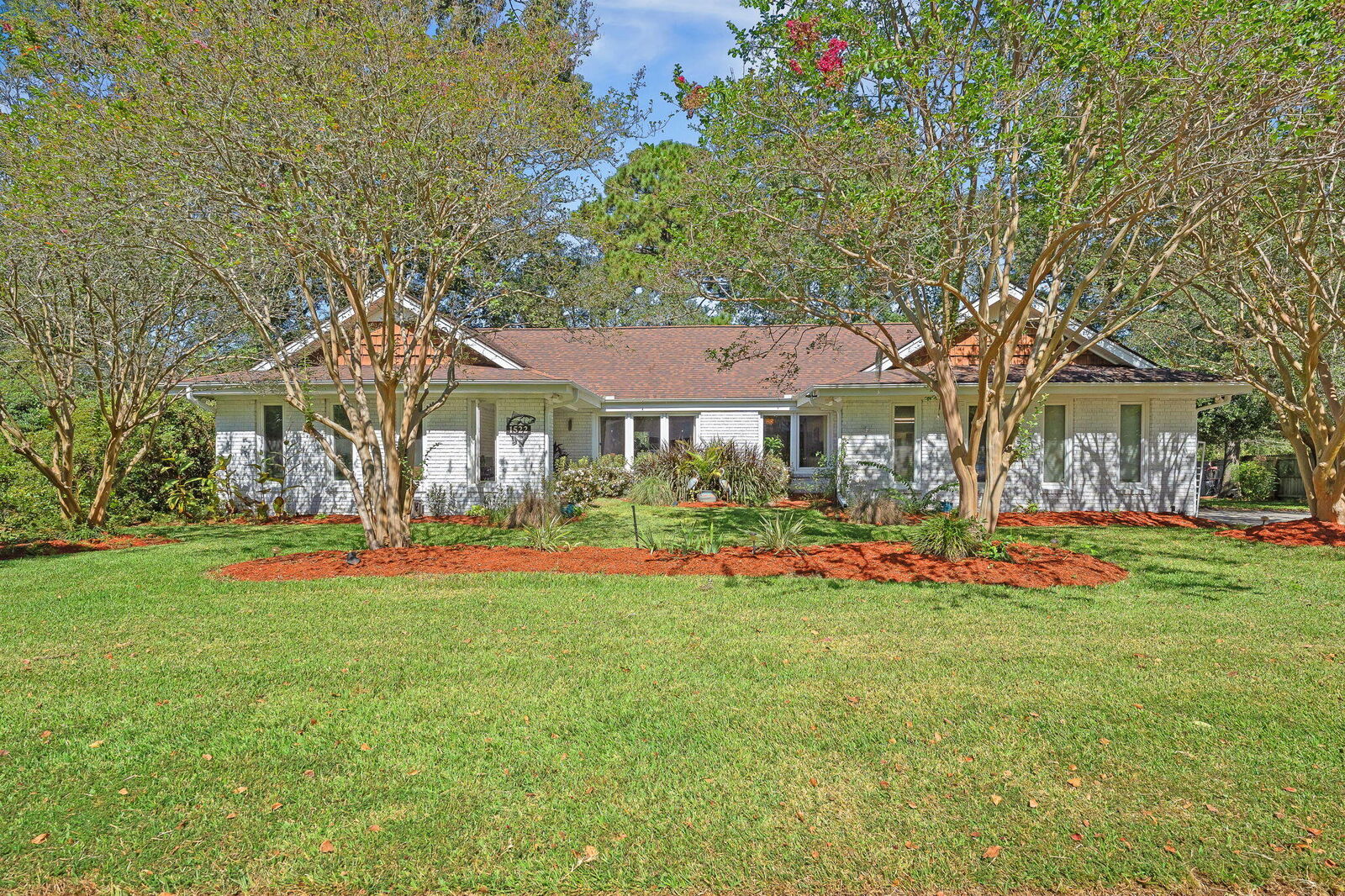 Property Photo: 1522 N Pinebark Lane SC 29407