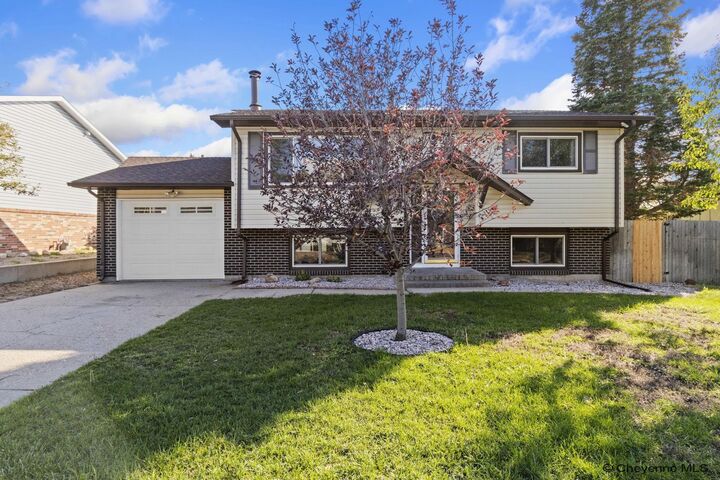 Property Photo: 521 Montclair Dr WY 82009
