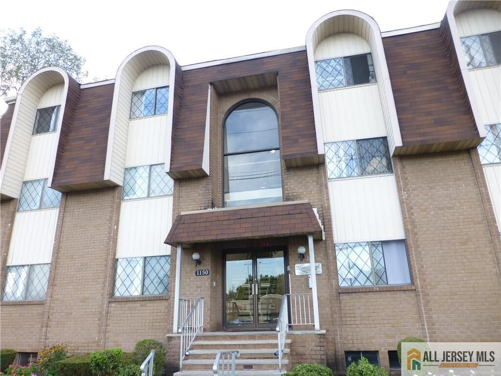 Property Photo: 1150 W Saint Georges Avenue A15 NJ 07036