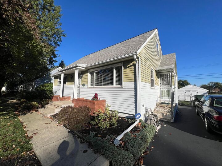 Property Photo:  1206 Bryson Road  OH 43224 