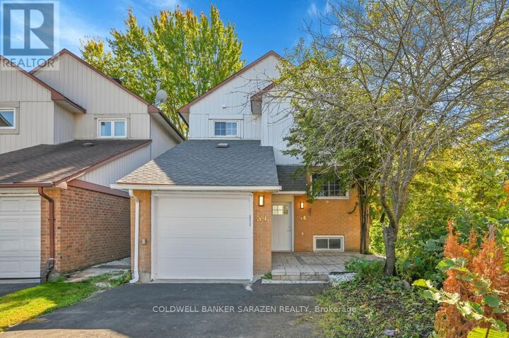 Property Photo:  54 Greenboro Crescent  ON K1T 1W6