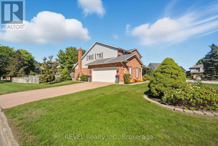 Photo de la propriété: 1 Spartan Court ON L2N 7M5