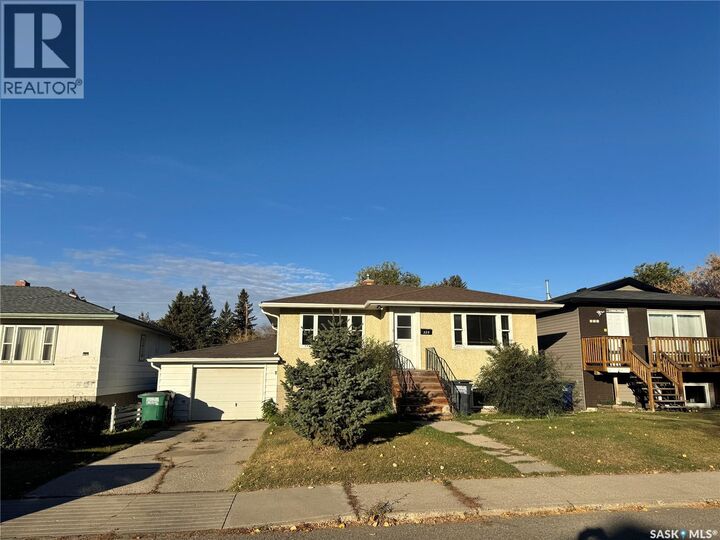 Photo de la propriété: 325 V Avenue S SK S7M 3E4