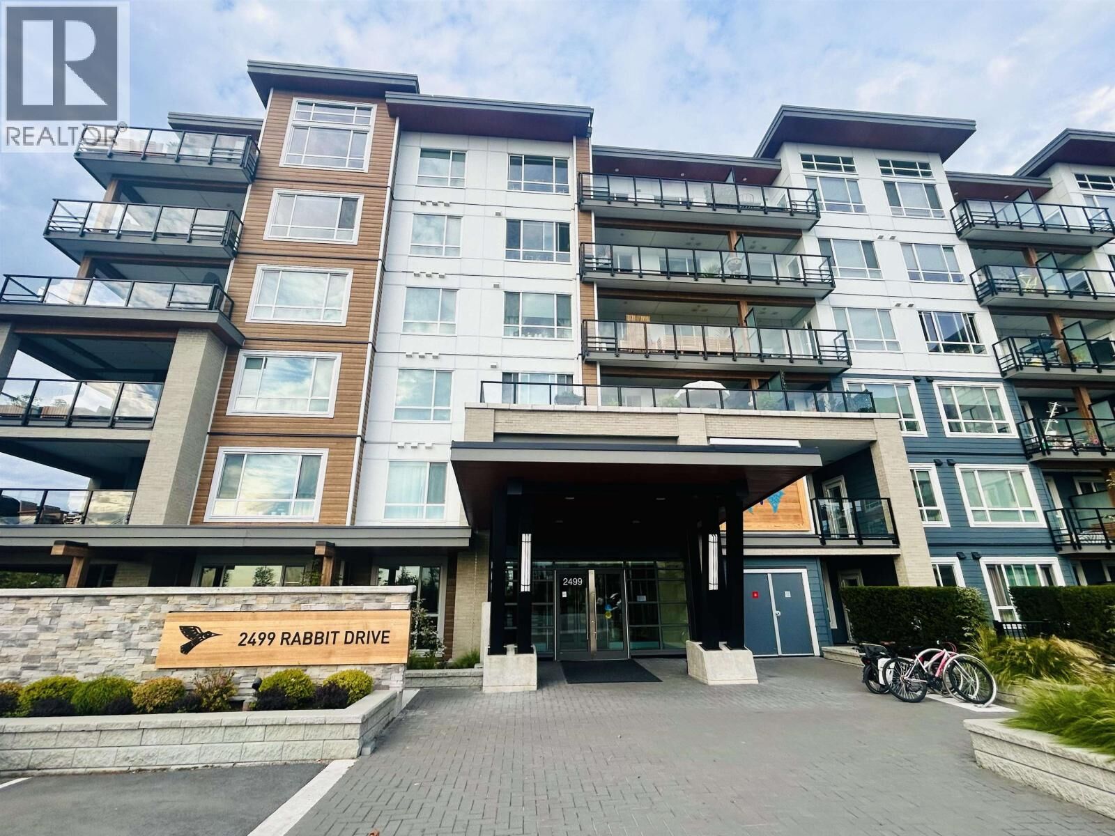 Property Photo: 2499 Rabbit Drive 226 BC V4M 0G4