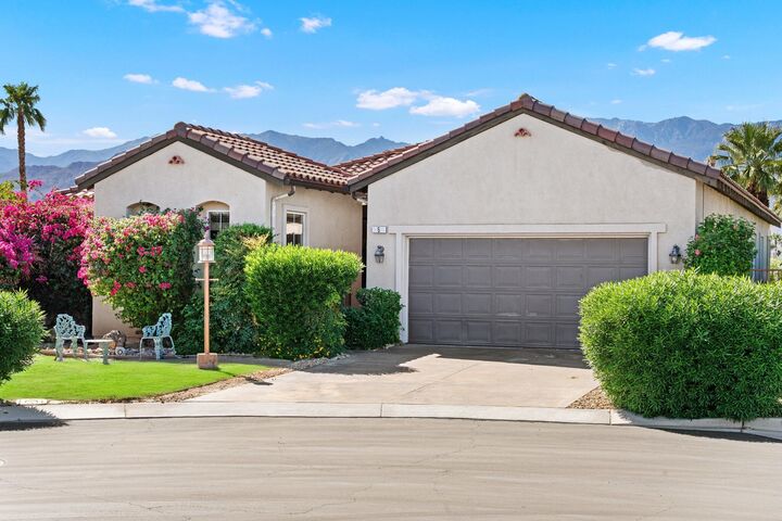 Property Photo: 5 Lake Louise Court CA 92270