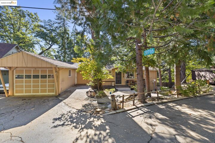 Property Photo: 20735 Lama Teumete Rd CA 95346