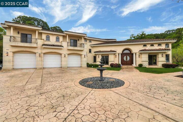 Property Photo: 2851 Spring Creek Ln CA 94598