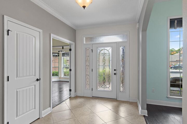 Property Photo: 114 S Knightsbridge Court FL 32459