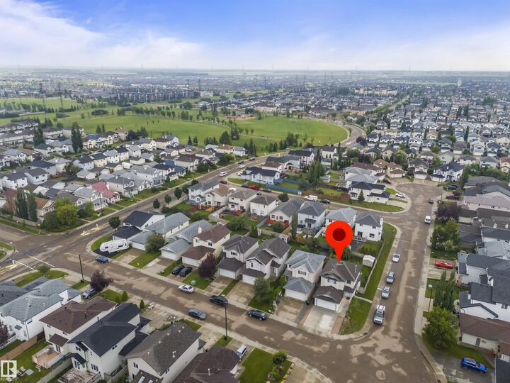 Property Photo: 3231 30 Ave NW NW AB T6T 1T4