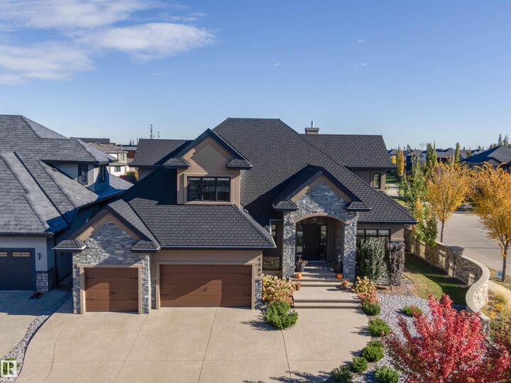 Property Photo: 2807 Wheaton Drive NW AB T6W 2M6