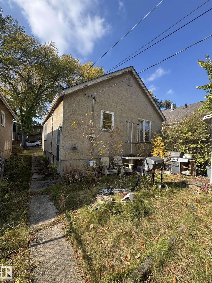 Property Photo:  11921 95 Street NW  AB T5G 1M4 