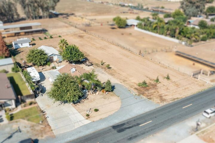 Property Photo: 40283 Road 40 CA 93618