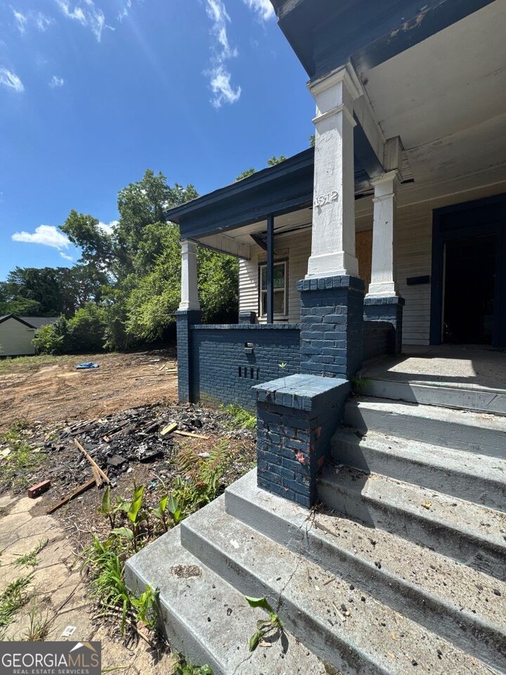 Property Photo: 1812 5th Avenue W GA 31201