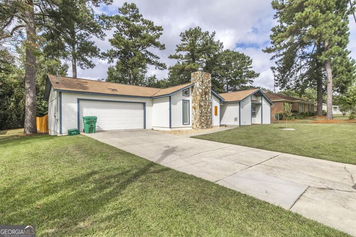 Property Photo: 221 Gilchrist Drive GA 31093