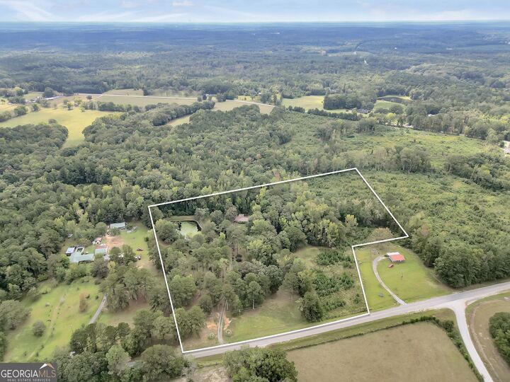 Property Photo: 196 Jackson Lake Inn Road GA 30233