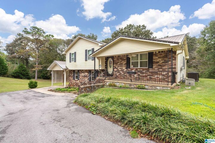 Property Photo: 210 Davis Street AL 35160